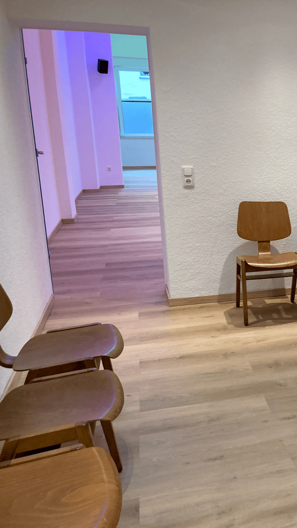 Blick von Gemeinschaftsraum in den Saal vom Pilatesstudio Oberhausen